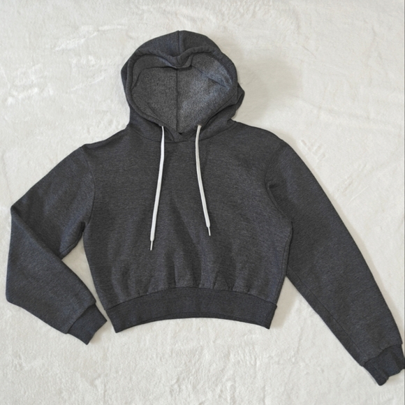 Womens Medium Gray Cropped Hooded Hoodie Sweater Sweatshirt Pullover Drawstrings - Picture 1 of 3